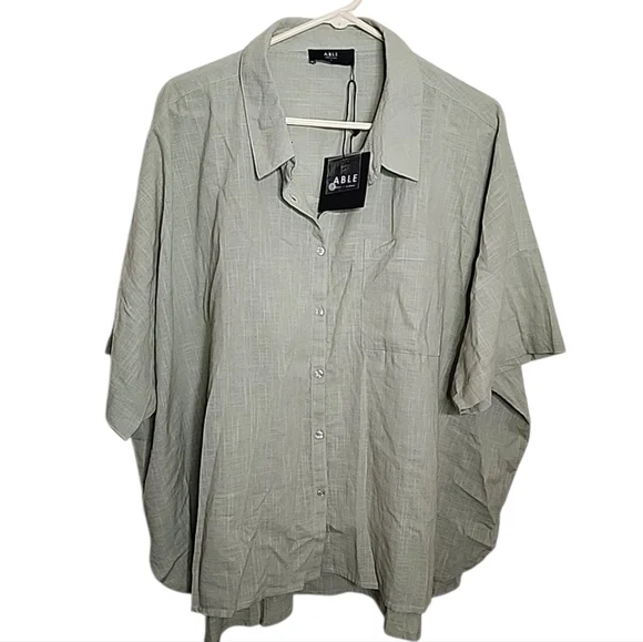 Able Jordan Short Sleeve Button Down. NWT size 1x..SOLD OUT ONLINE - Picture 2 of 6